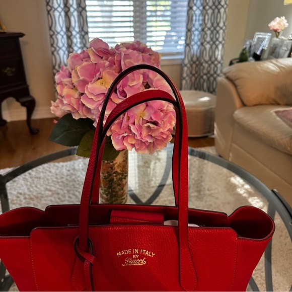 Gucci
Gucci Medium Calfskin Swing Tote - Picture 13 of 13